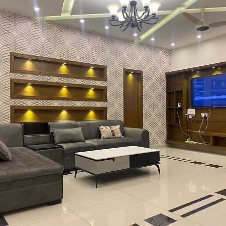 Luxury Guest House In Bahria Town Rawalpindi Exterior foto