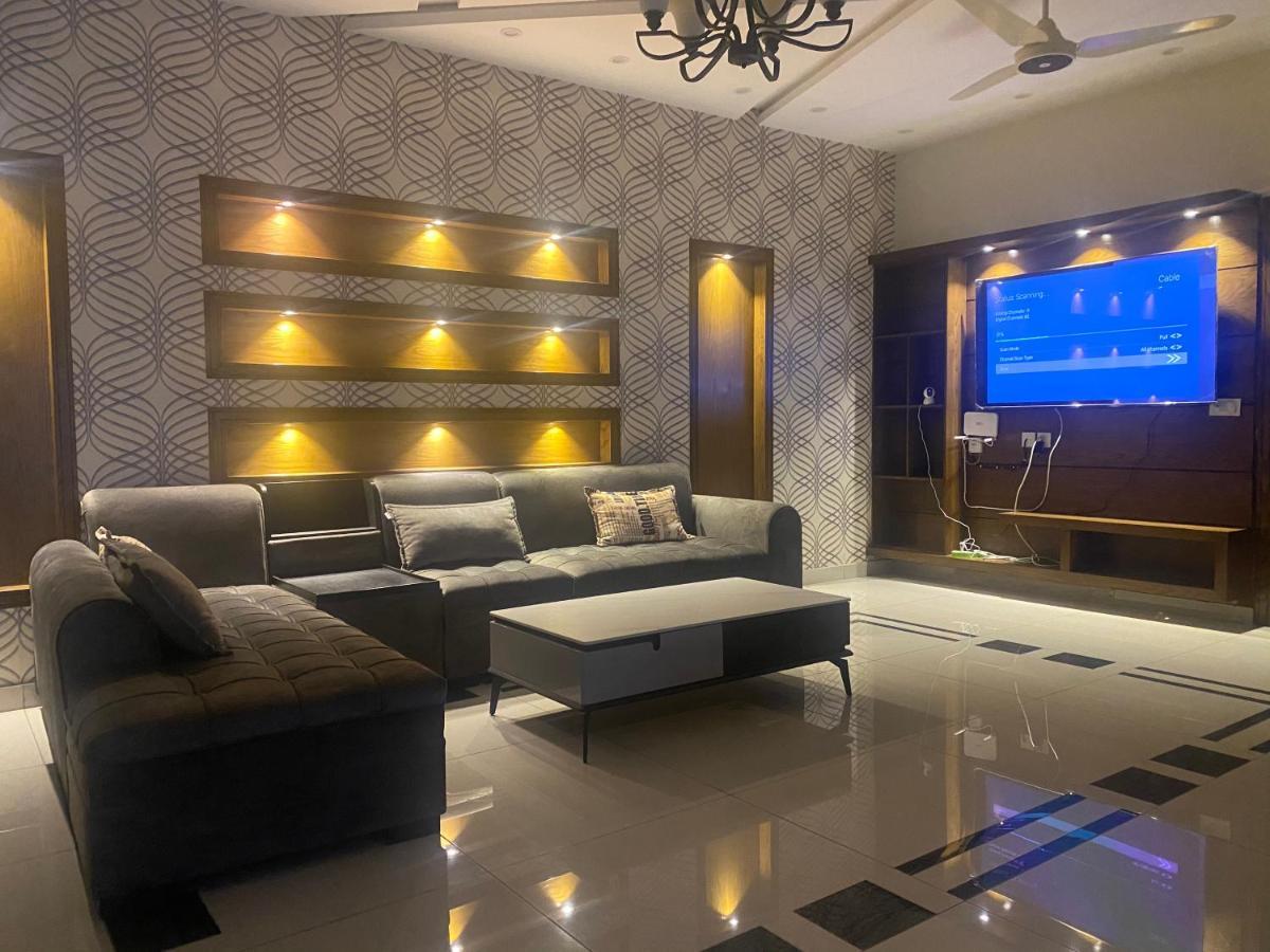 Luxury Guest House In Bahria Town Rawalpindi Exterior foto